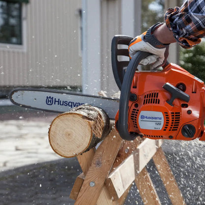 Husqvarna Benzin-Kettensäge 120 Mark II - 35 cm in Aktion