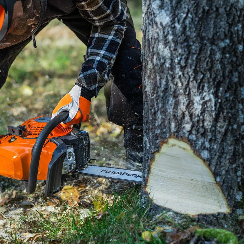 Husqvarna Benzin-Kettensäge 445S baum