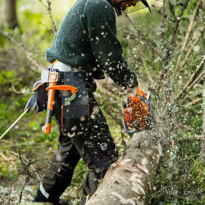 Husqvarna Benzin-Kettensäge 450X - 38 cm in Aktion