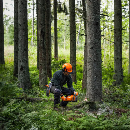 Husqvarna Benzin-Kettensäge 450X - 38 cm in Aktion