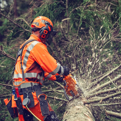 Husqvarna Benzin-Kettensäge 564 XP® G Fuel Inject - 50 cm in Aktion