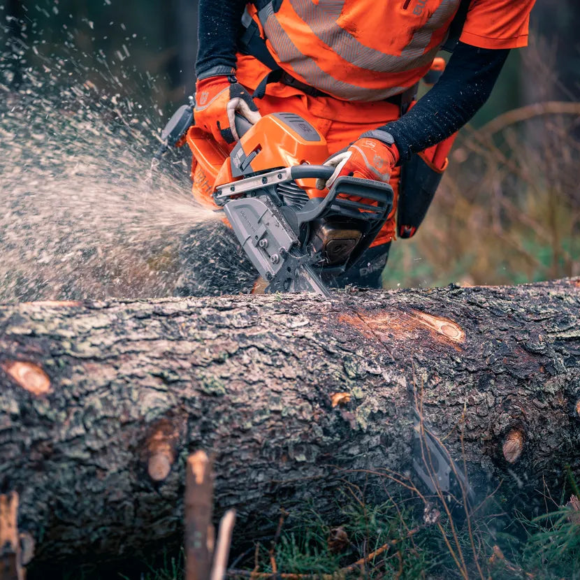 Husqvarna Benzin-Kettensäge 592 XP G - 60 cm in Aktion
