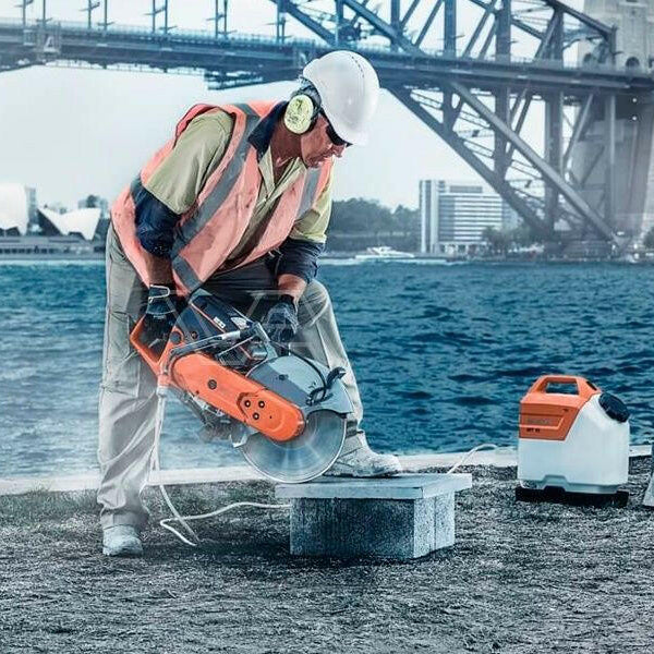 Husqvarna Benzin-Trennschleifer K770 inkl. 5 x Diamant-Trennscheibe in Aktion