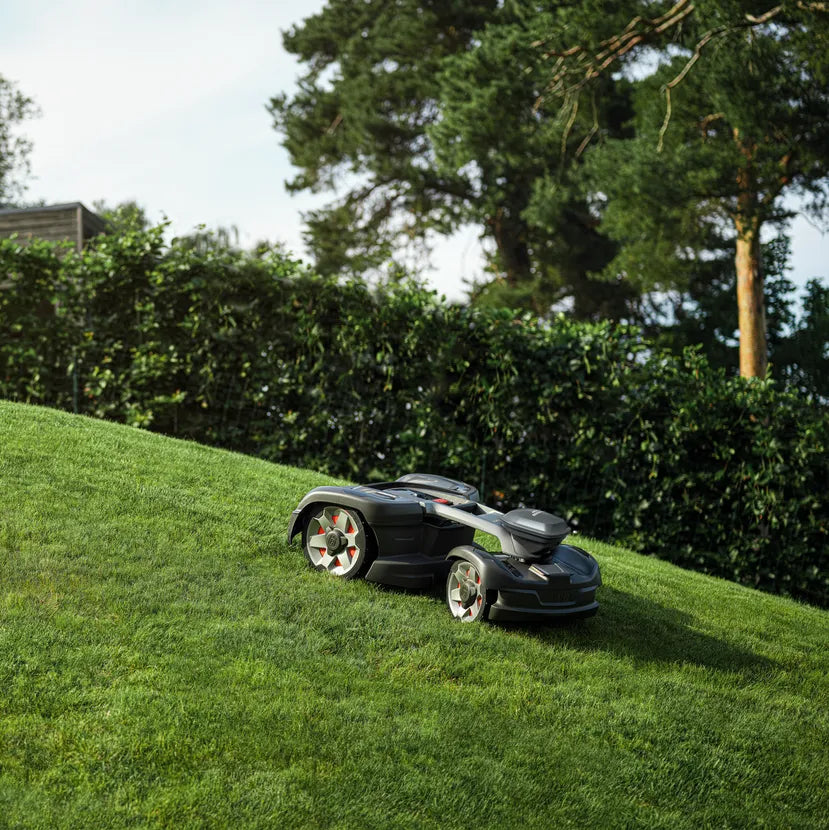 Husqvarna Mähroboter Automower 435X AWD NERA  - 22 cm in Aktion