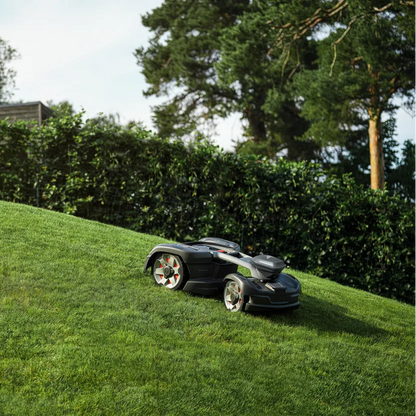 Husqvarna Mähroboter Automower 435X AWD NERA  - 22 cm in Aktion