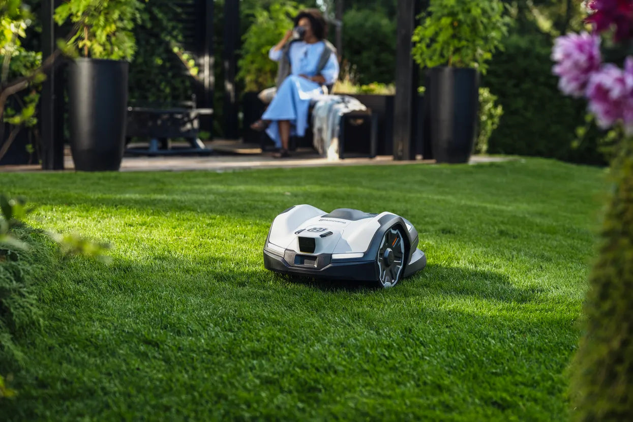 Husqvarna Mähroboter Automower® 410VE NERA - 22 cm in Aktion