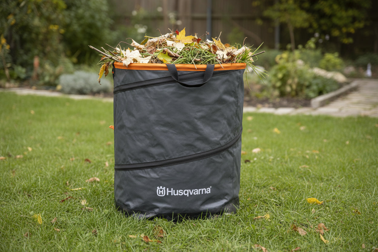 Husqvarna Pop-up-Gartensack für Gartenabfall in Aktion