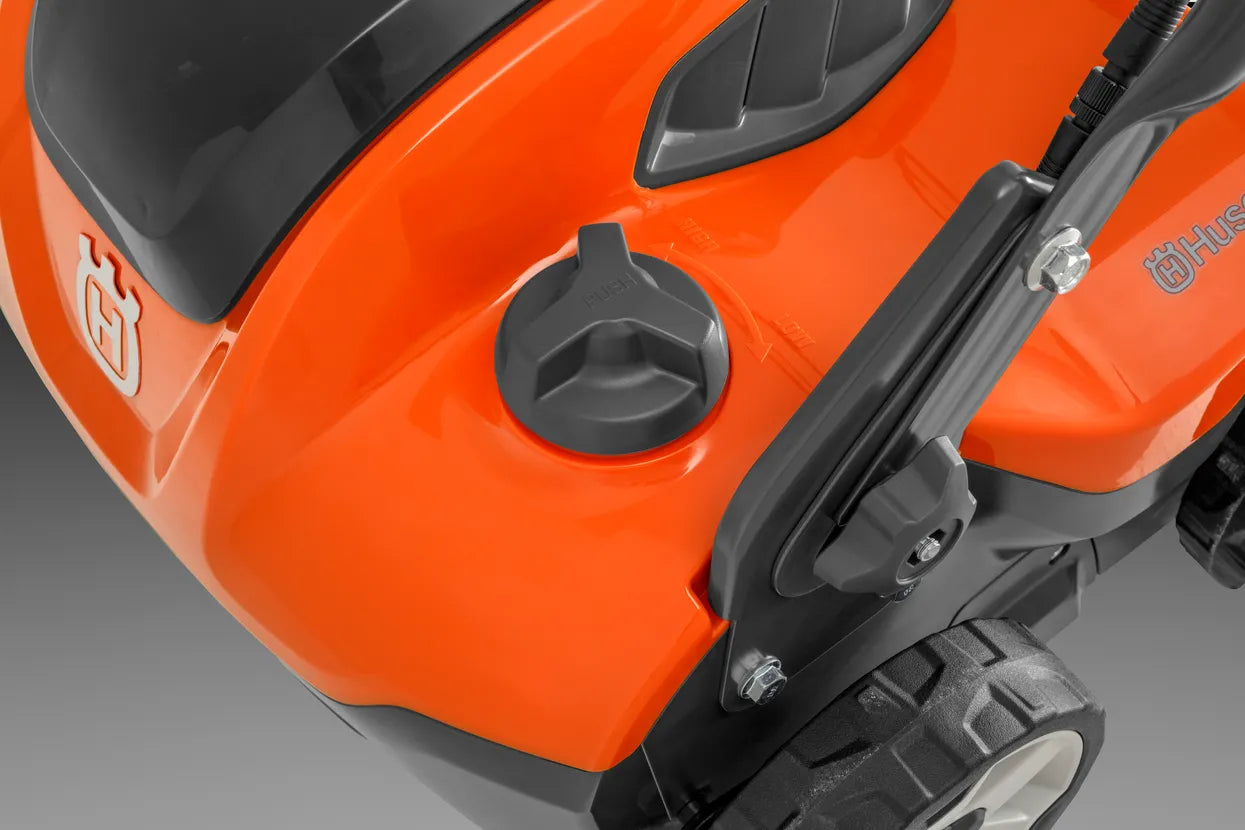Husqvarna Vertikutierer S 138C - 37,5 cm Detailansicht