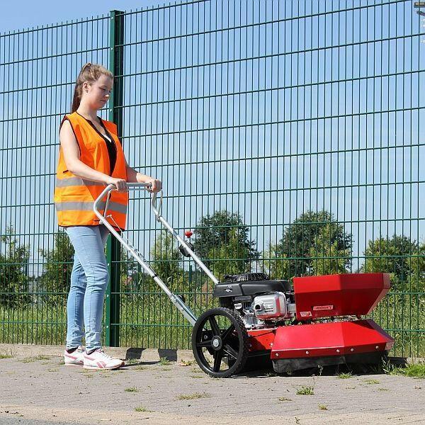 Limpar Benzin-Unkrautbürstenmaschine Turbo IV GXV 160 in Aktion