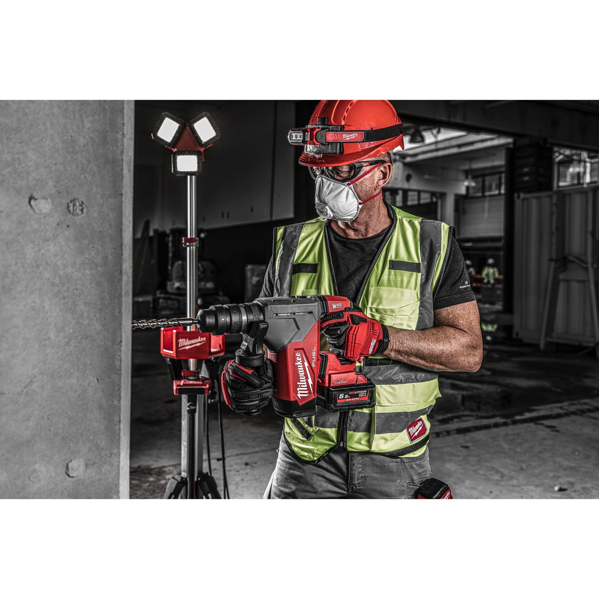 Milwaukee Akku-Kombihammer M18™ FUEL™ ONE-KEY™ in Aktion 2