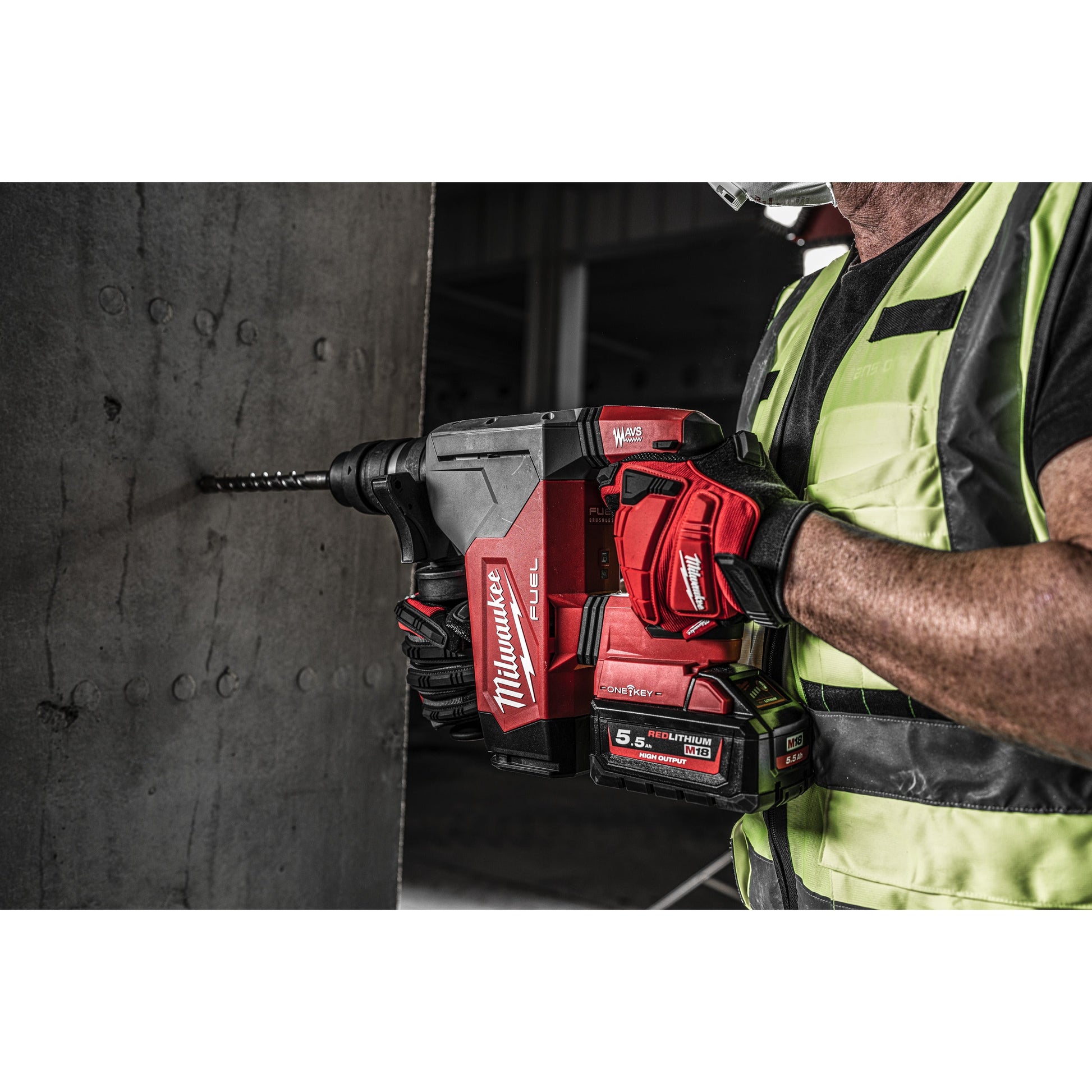 Milwaukee Akku-Kombihammer M18™ FUEL™ ONE-KEY™ in Aktion 4