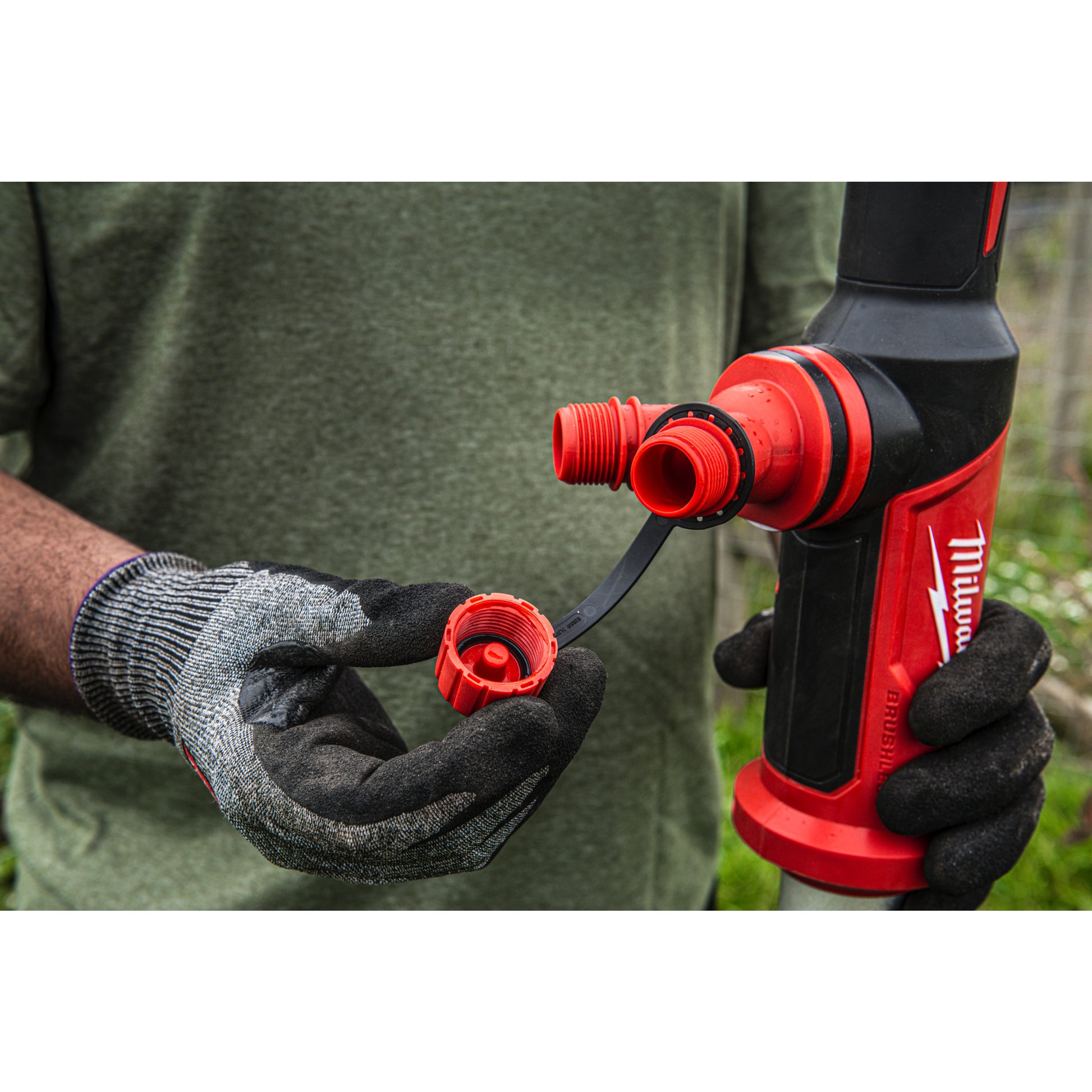 Milwaukee Akku-Stabwasserpumpe M18 HYDROPASS M18 BLSWP-0 Detailansicht