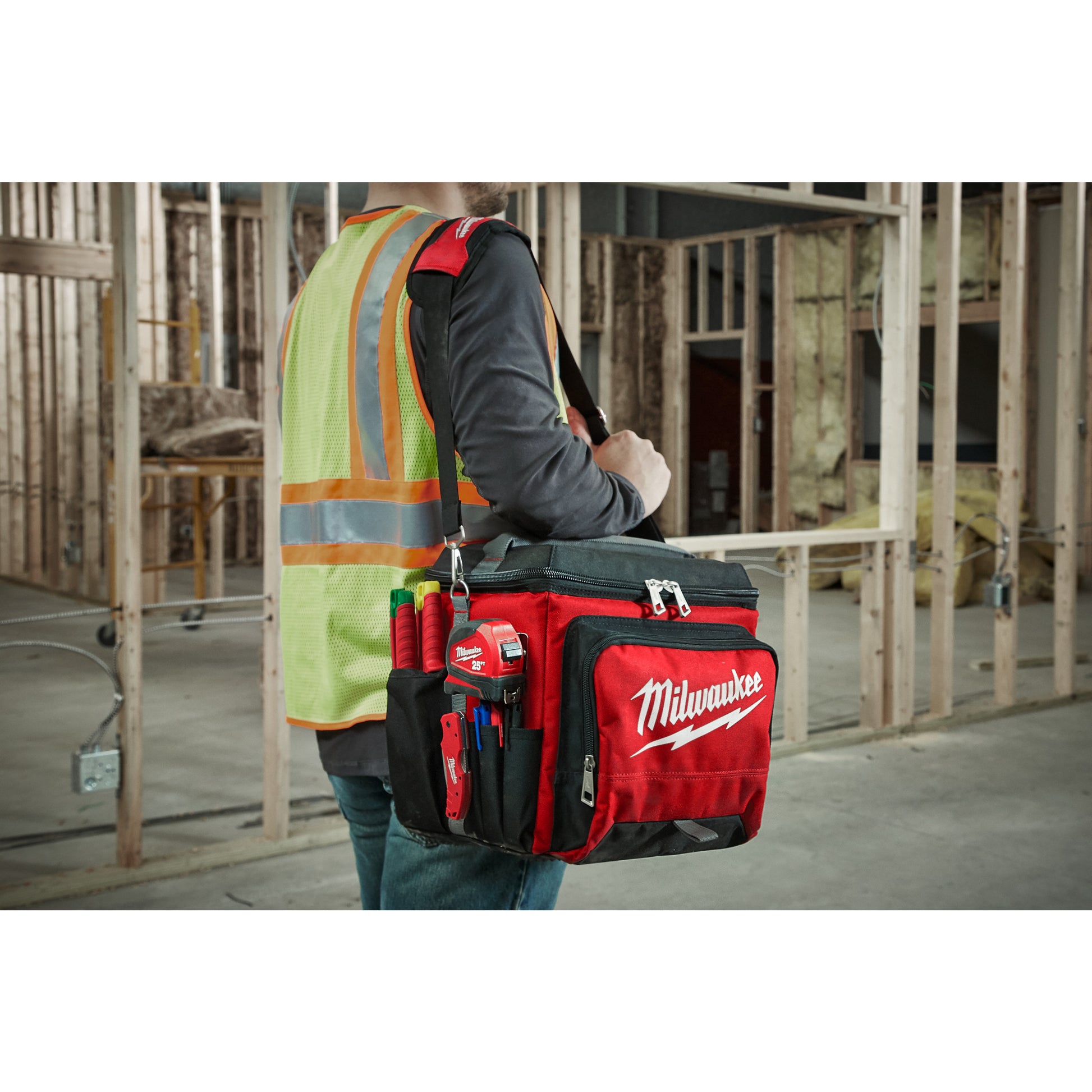 Milwaukee Kühltasche Jobsite in Aktion
