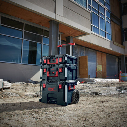 Milwaukee Trolley-Koffer PACKOUT in Aktion