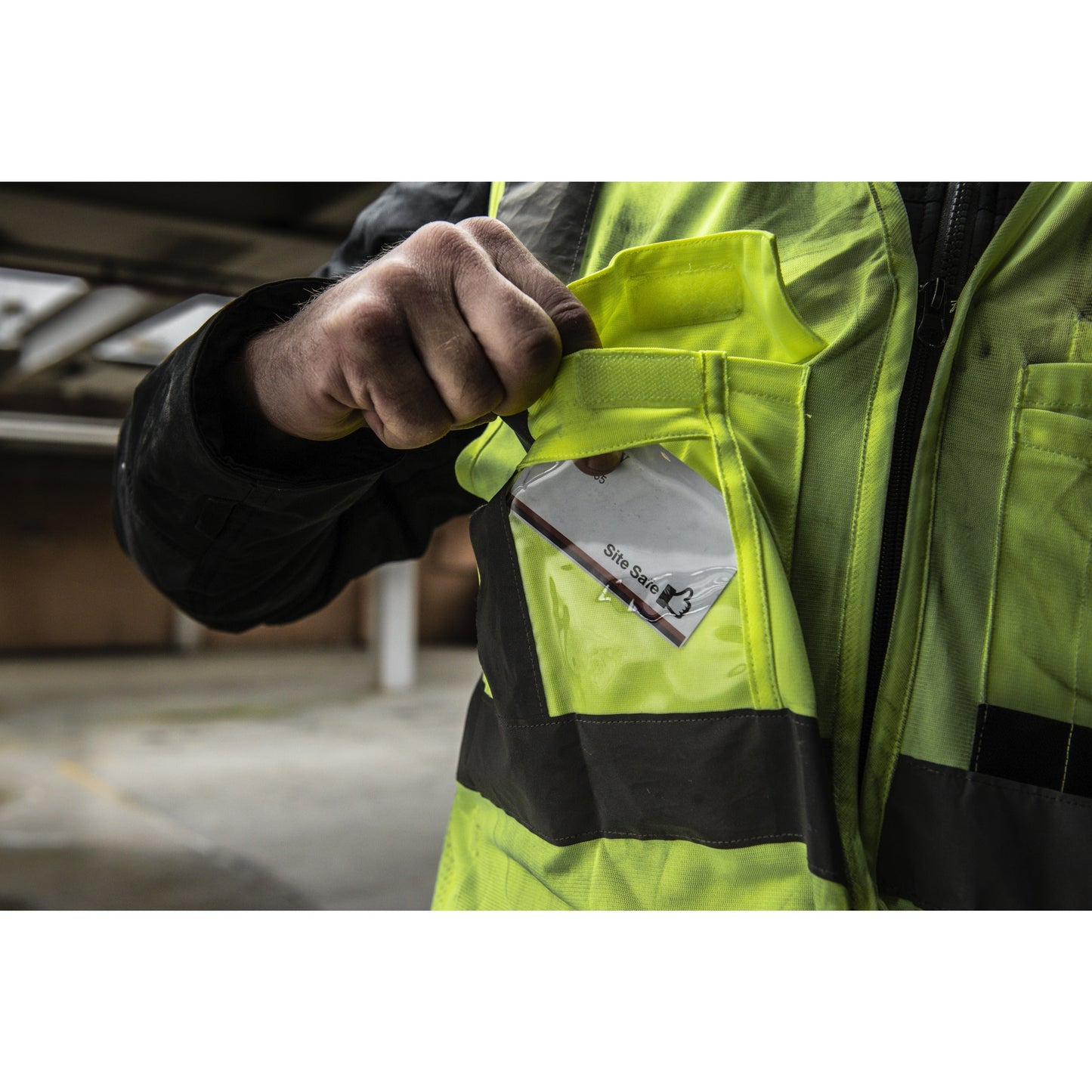 Milwaukee Warnweste Hi-vis - Detailansicht ID Badge