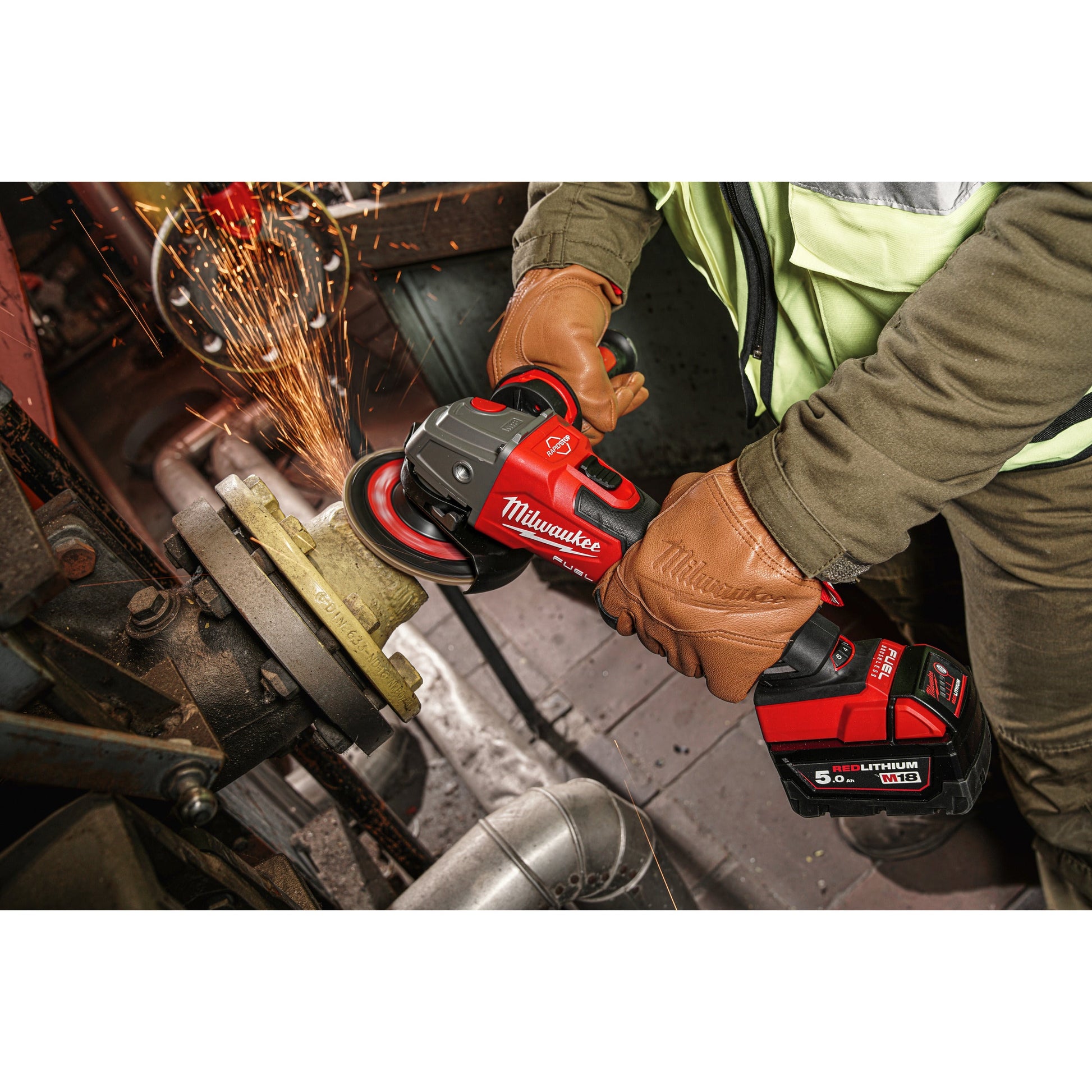 Milwaukee Winkelschleifer M18™ FUEL™ - 125 mm in Aktion