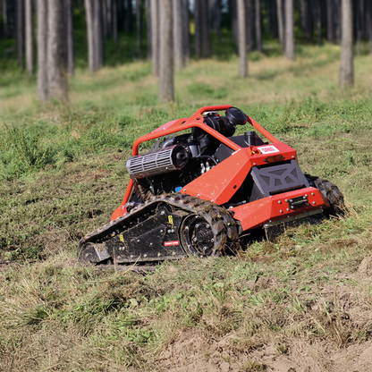 SABO Ferngesteuerte Mähraupe THUNDER 85 C in Aktion