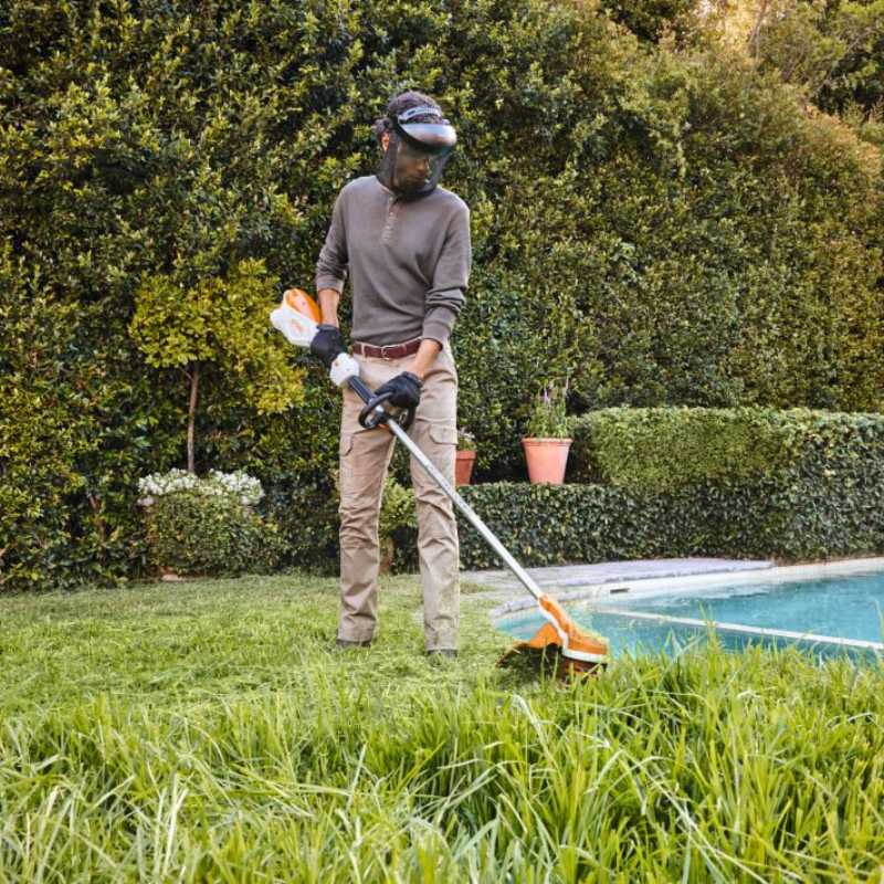 Stihl Akku-Freischneider FSA 110 R Einzelgerät in Aktion