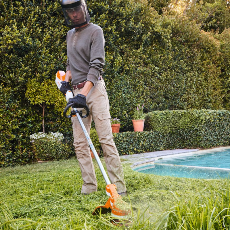 Stihl Akku-Freischneider FSA 110 R Einzelgerät in Aktion