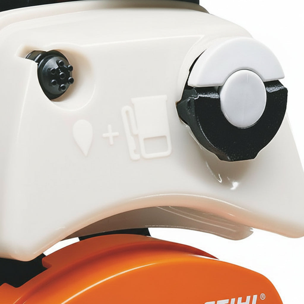 STIHL Benzin-Heckenschere HS 82 T Detailansicht des Tanks