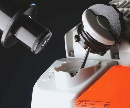 STIHL Benzin-Kettensäge MS 151 C-E mit werkzeuglosem Tankdeckel