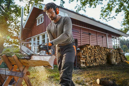 STIHL Benzin-Kettensäge MS 162 in Aktion