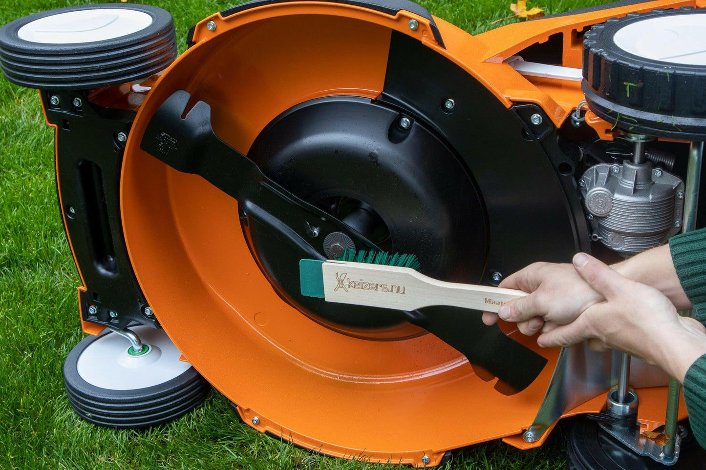STIHL Benzin-Rasenmäher RM 655 V Reinigung