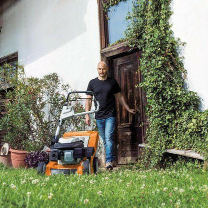 STIHL Benzin-Rasenmäher RM 650 V in Aktion