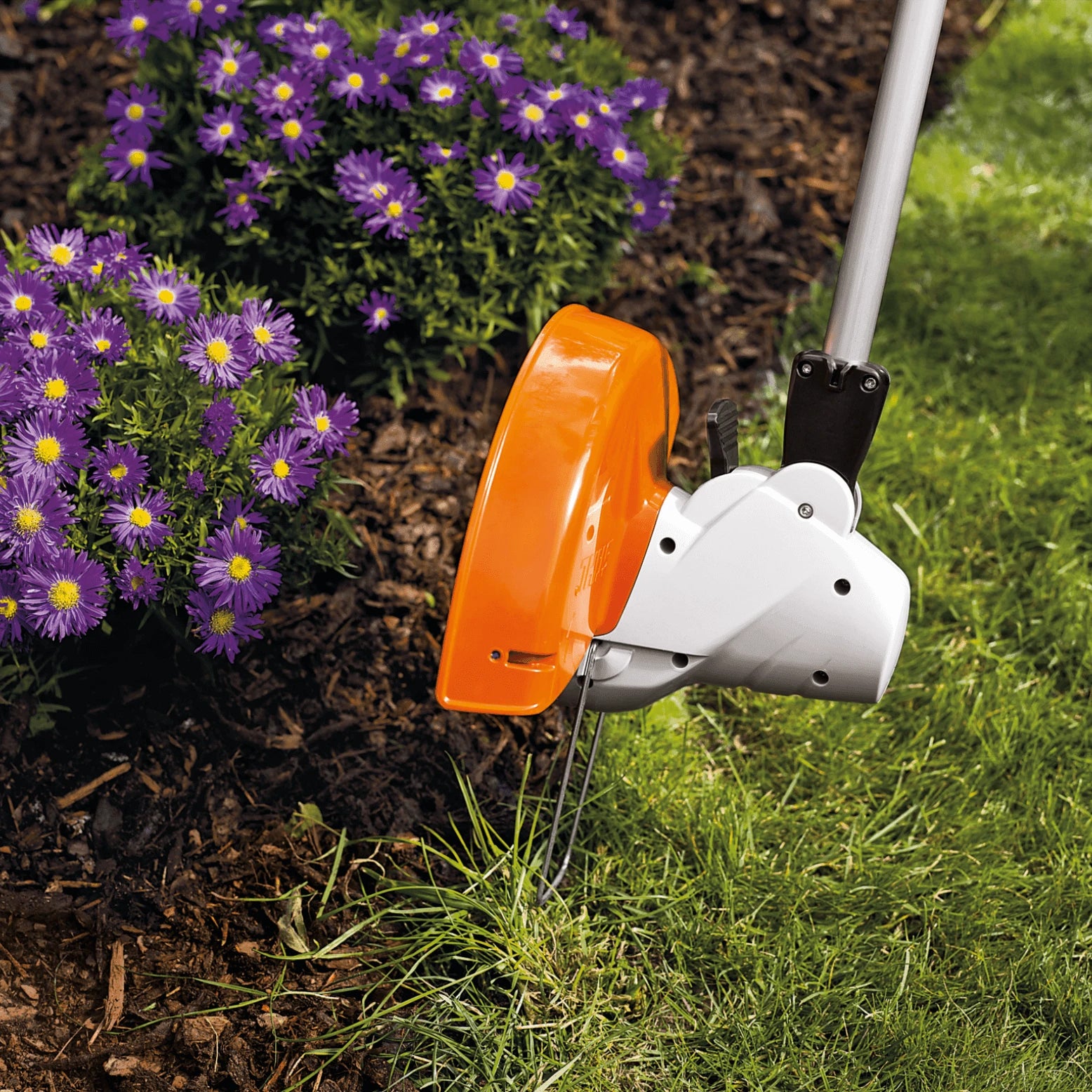 STIHL Elektro-Rasentrimmer FSE 52 in Aktion