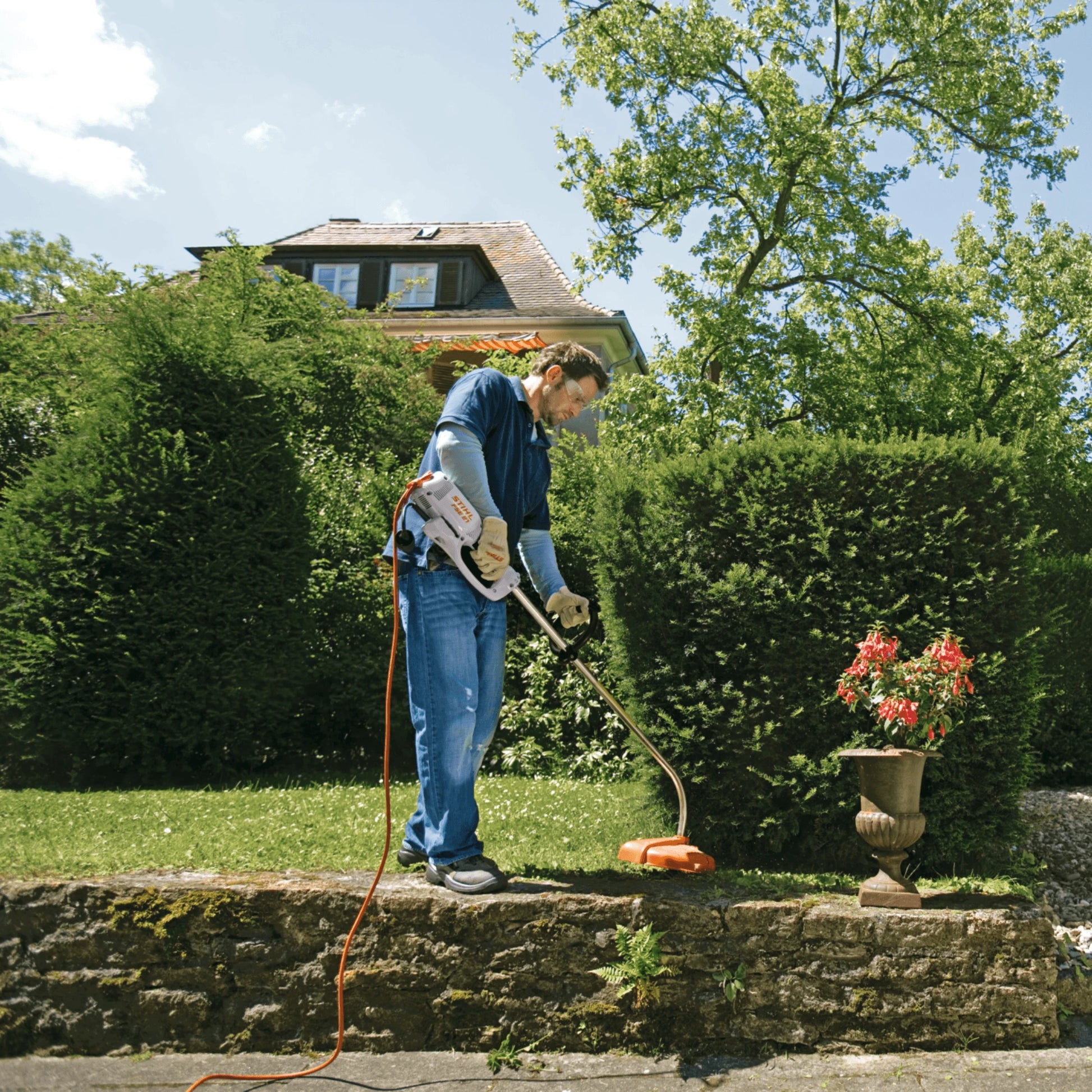 STIHL Elektro-Rasentrimmer FSE 71 in Aktion