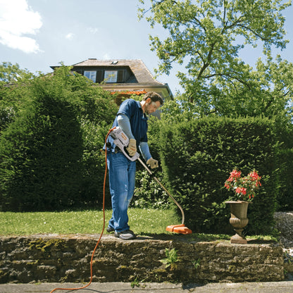 STIHL Elektro-Rasentrimmer FSE 71 in Aktion