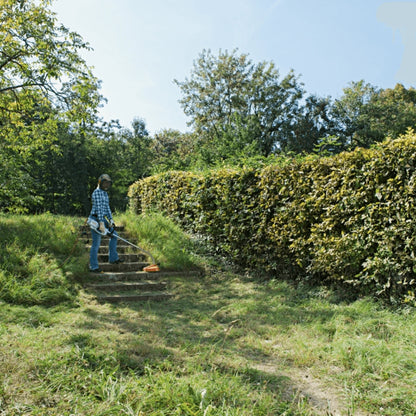 STIHL Elektro-Rasentrimmer FSE 81 in Aktion