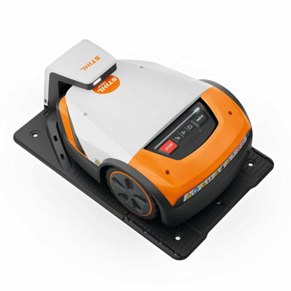 STIHL Mähroboter iMOW 7.0 in Ladestation