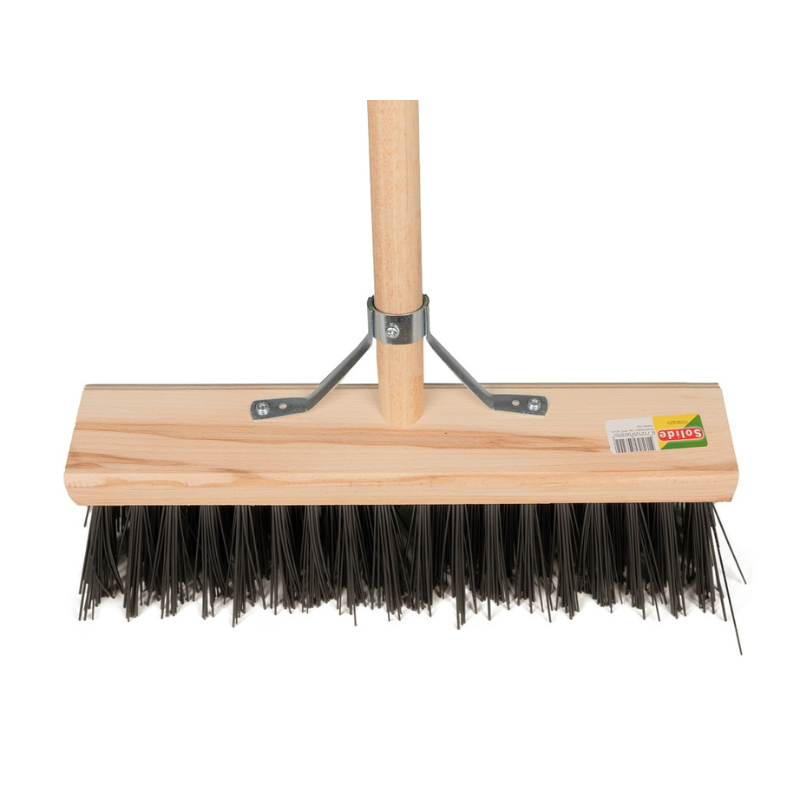 Solide Straßenbesen – mit 160 cm Stiel