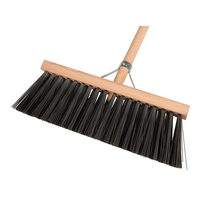 Solide Straßenbesen – mit 160 cm Stiel