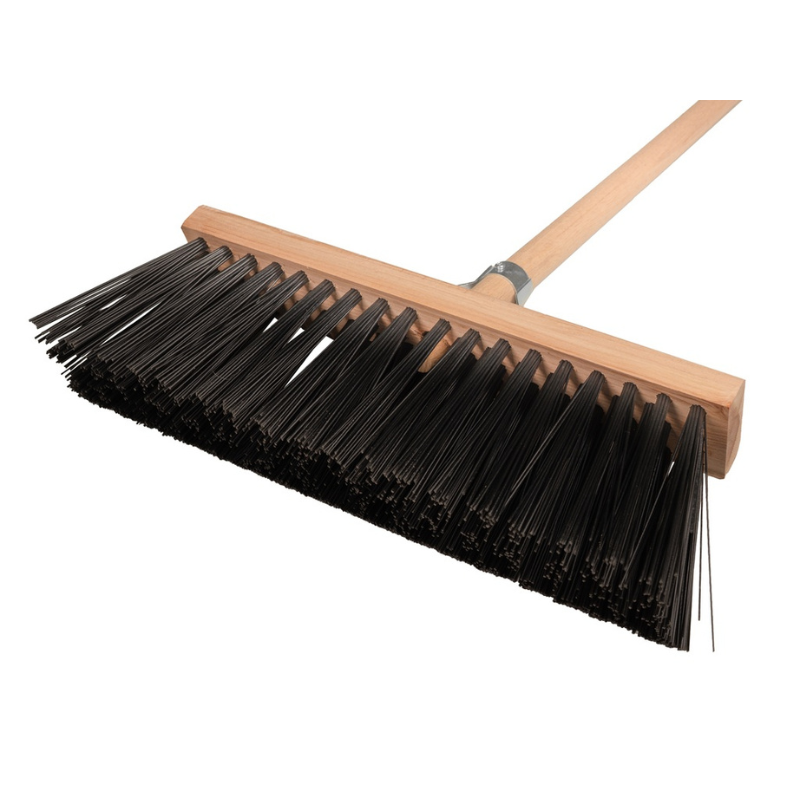 Solide Straßenbesen – mit 160 cm Stiel
