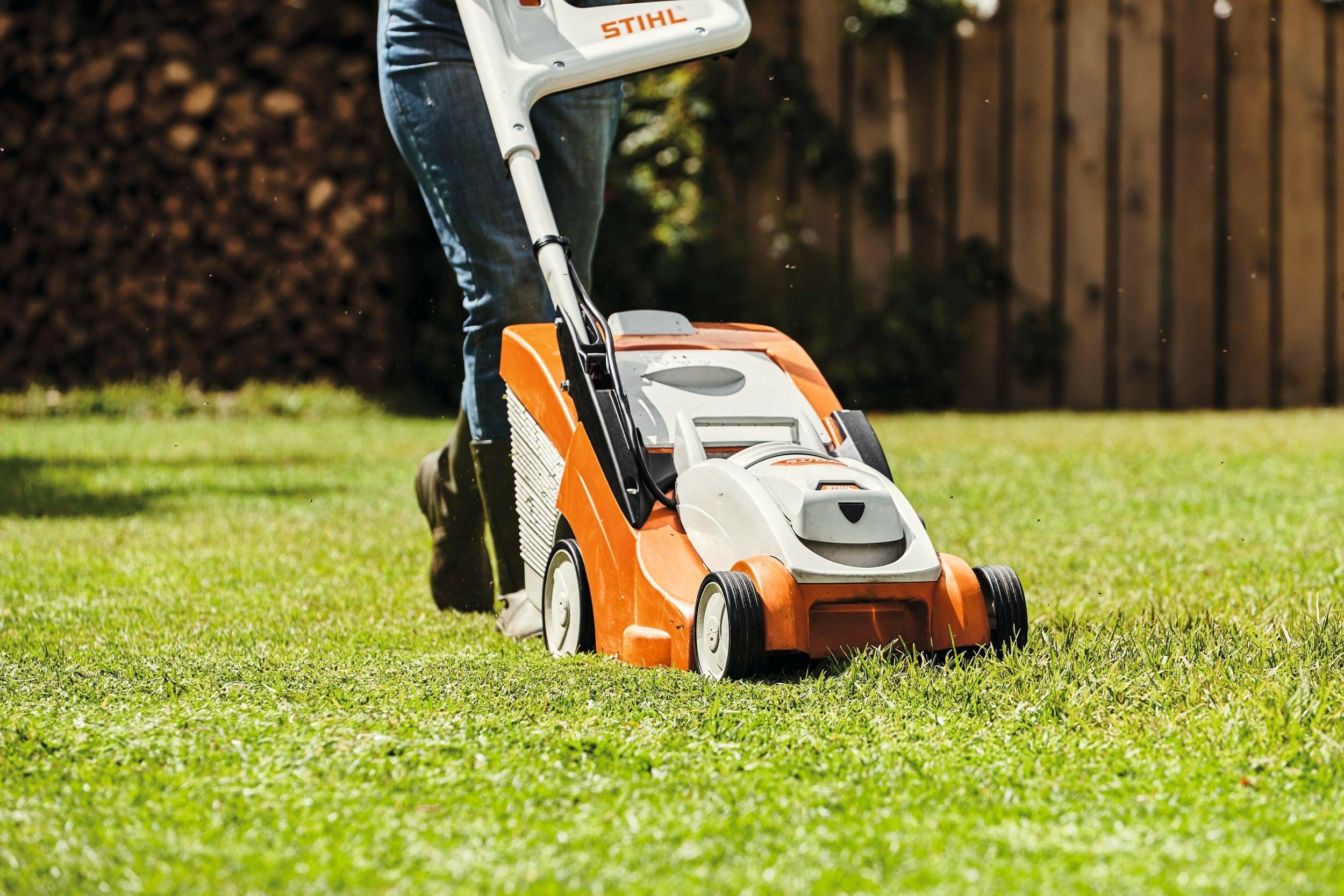 STIHL AKKU-MÄHER RMA 339 selling C IM SET