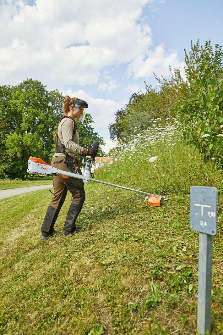 Stihl FSA 135 Akku-Freischneider mit Mähmesser - Jetzt Stihl bei kaisers.jetzt