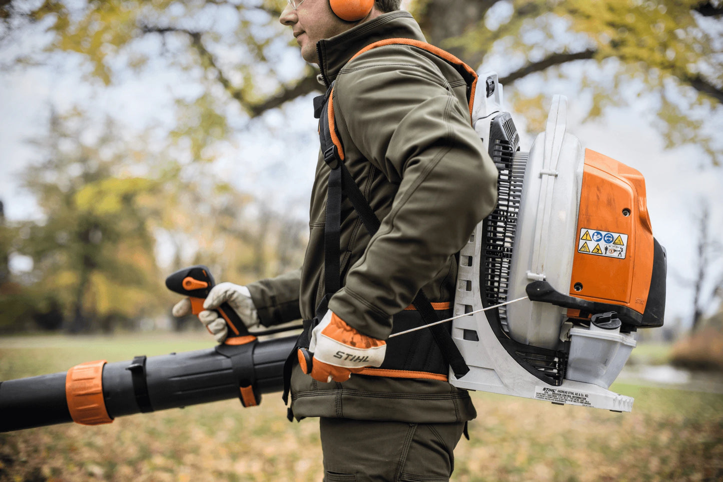 Stihl Rucktragbarer Benzin-Laubbläser BR 800 C-E - Jetzt Stihlbei kaisers.jetzt