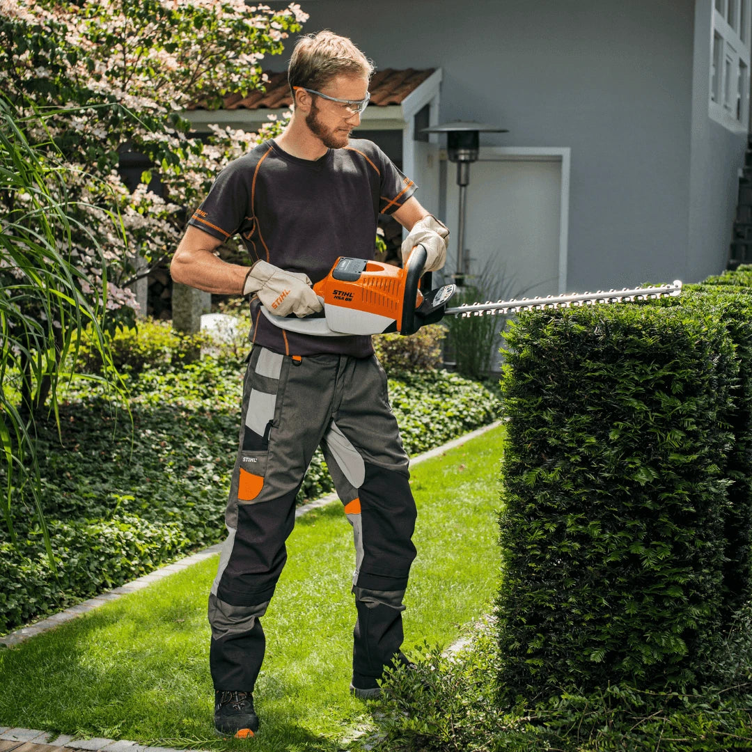 Stihl Schutzhose MULTI-PROTECT HS für Heckenscheren - Jetzt Stihl bei kaisers.jetzt