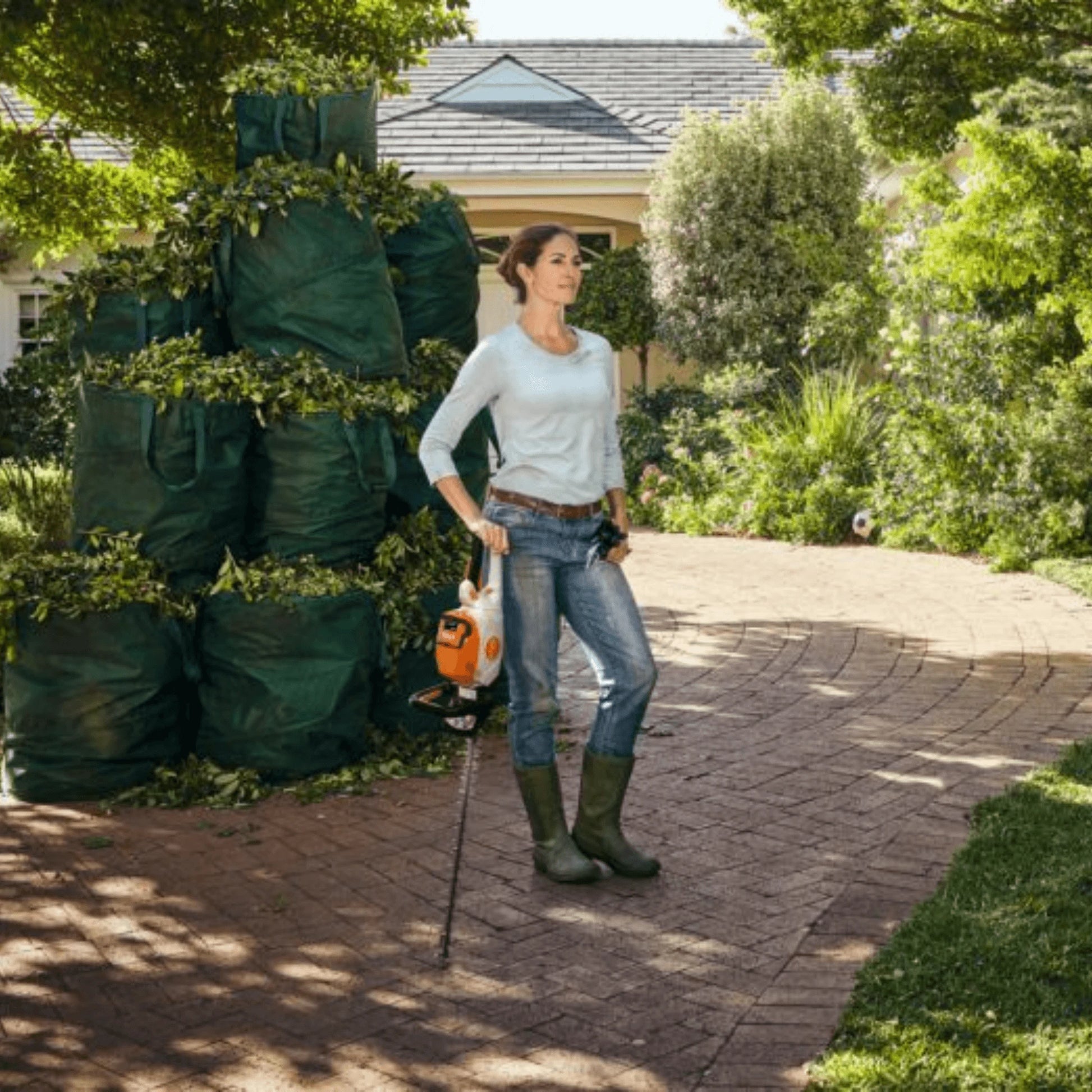 Stihl Akku-Heckenschere HSA 60 inkl. Akku und Ladegerät in Aktion