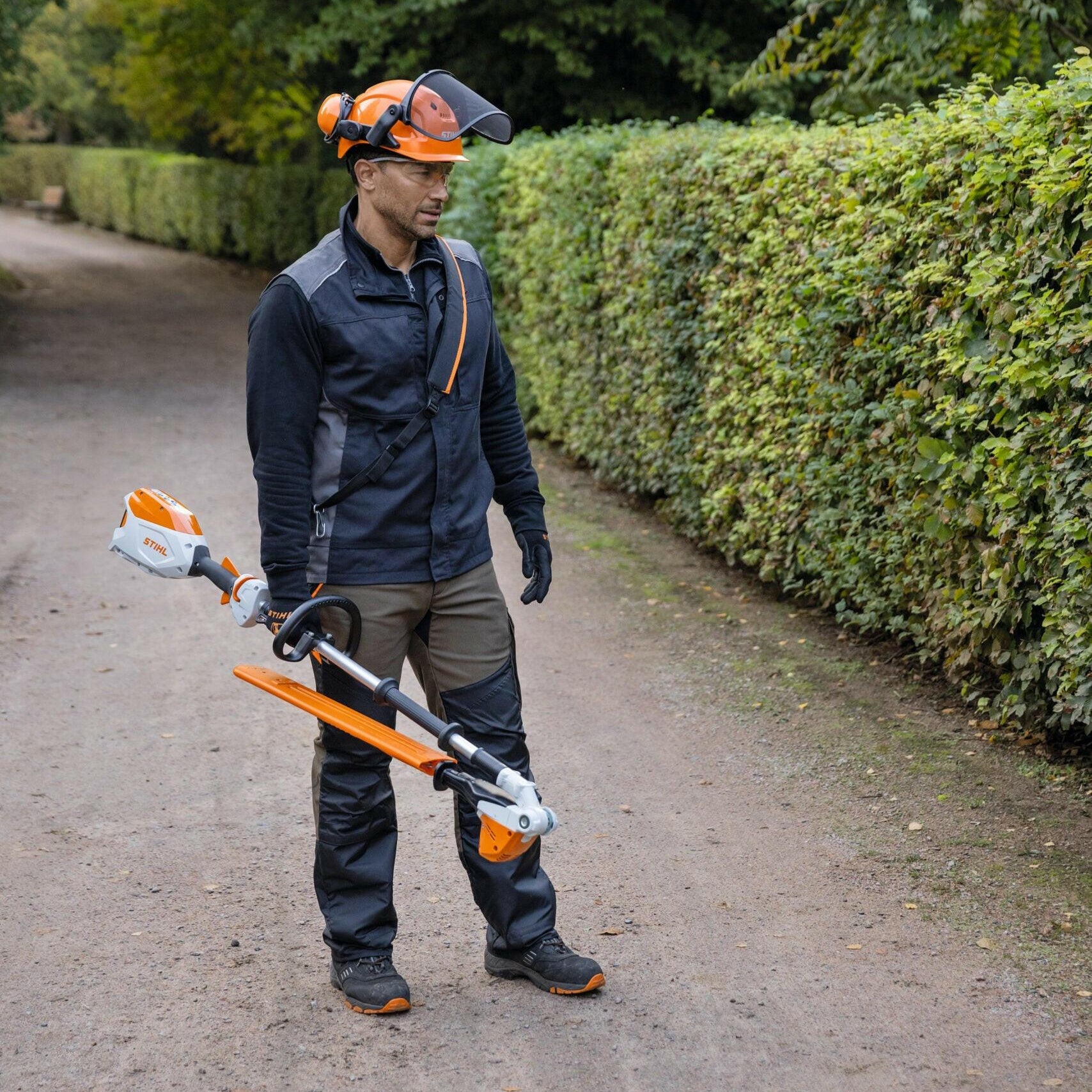 Stihl Akku-Heckenschneider HLA 66 in Aktion 