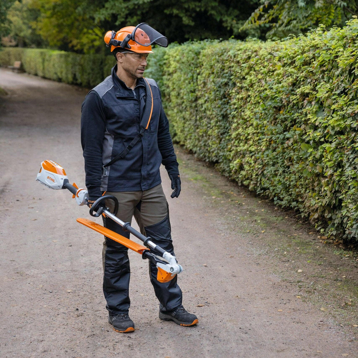 Stihl Akku-Heckenschneider HLA 66 in Aktion