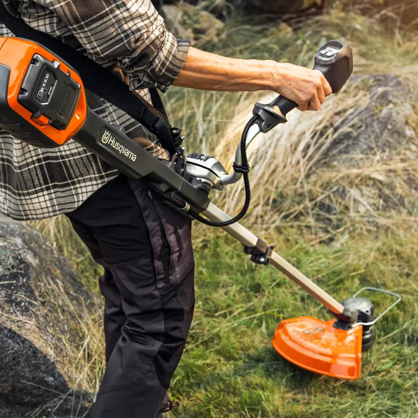 Husqvarna 220iR Rasentrimmer - 36 cm, mit Akku und Ladegerät
