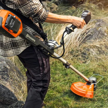 Husqvarna 220iR Rasentrimmer - 36 cm, mit Akku und Ladegerät
