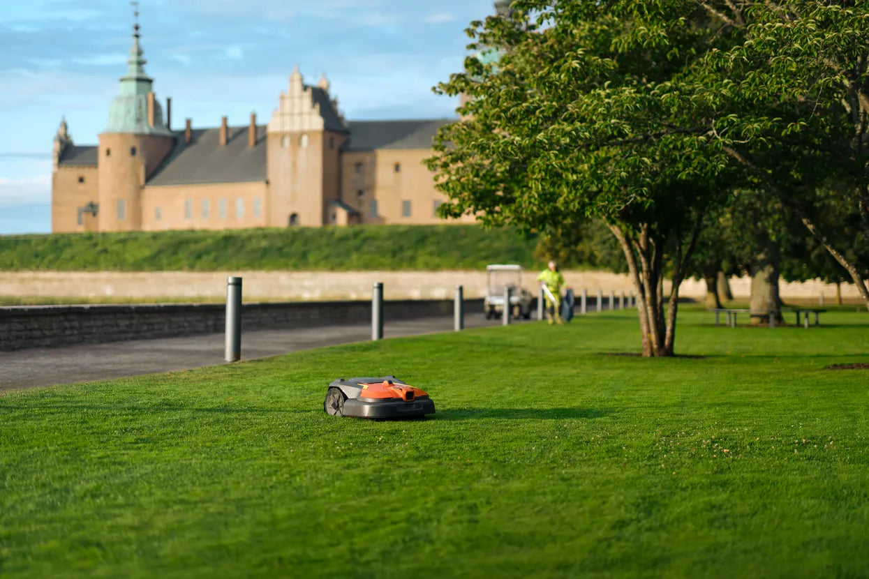 Husqvarna Automower® 560 EPOS Mähroboter - 26 cm, Li-Ion, kabellos (EPOS)