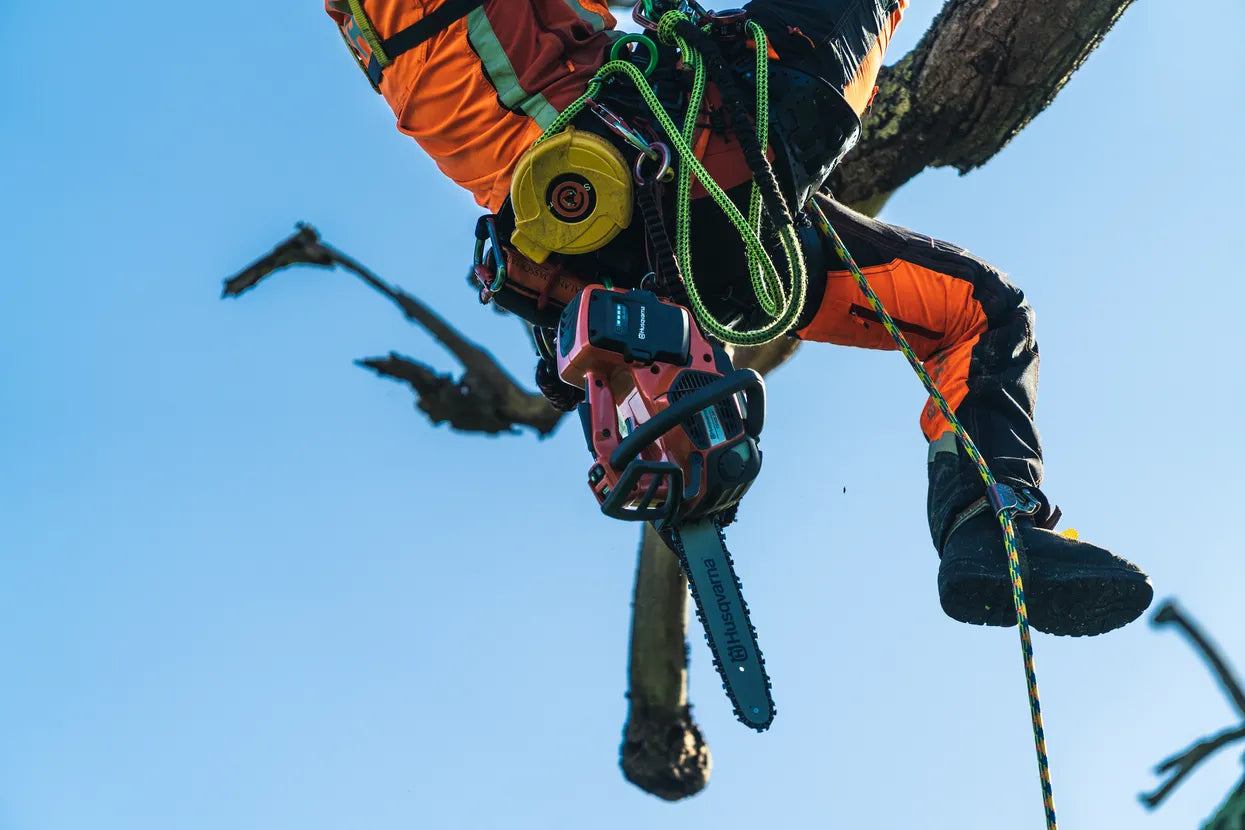 Husqvarna T540i XP® G Akku-Kettensäge (Top-Handle) - 35 cm Schwert