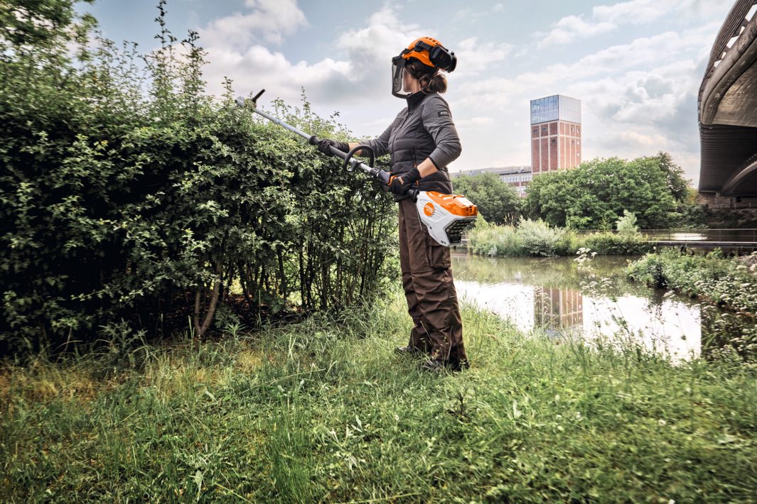 STIHL HLA 140 B Akku-Heckenschneider mit Schaft Solo (ohne Akku & Ladegerät)