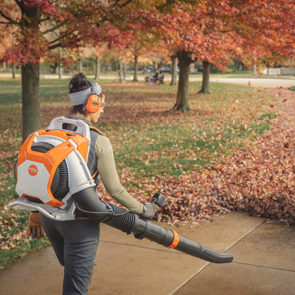 Stihl Rückentragbarer Akku-Laubbläser BRA 600 Einzelgerät