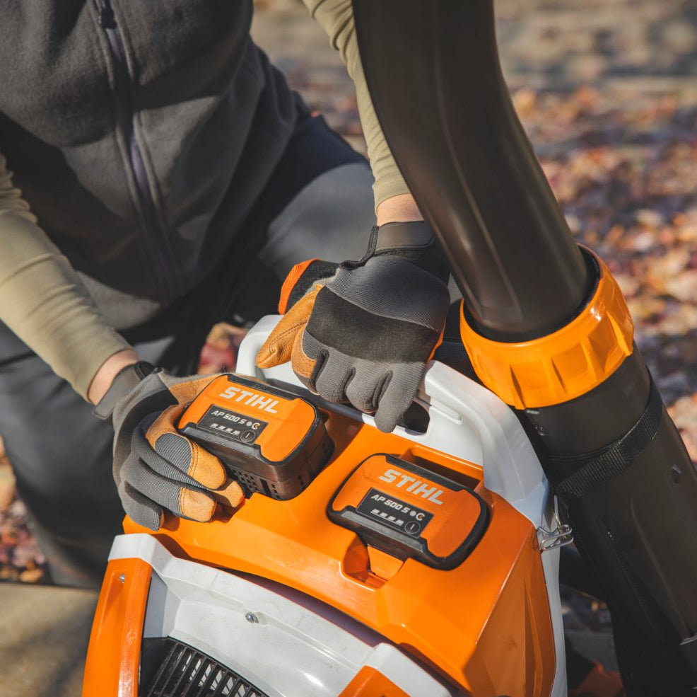 Stihl Rückentragbarer Akku-Laubbläser BRA 600 Einzelgerät